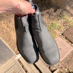 BLUNSTONE DRESS BOOT- Australian size 5